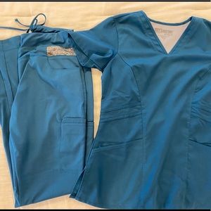 Greys anatomy matching scrub top and bottom.